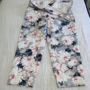 St. John Floral Cropped Pants in White, Pink & Gray